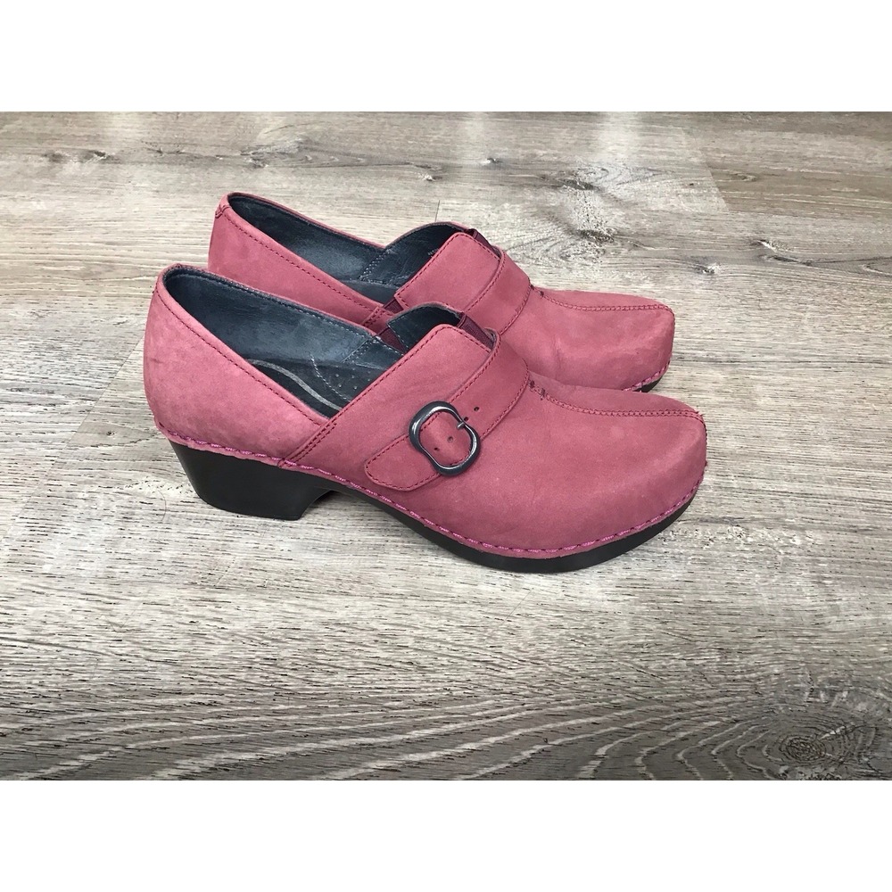 DANSKO Red Leather Professional Shoes Closed Clogs Buckles Size 38 Euro 7.5 US